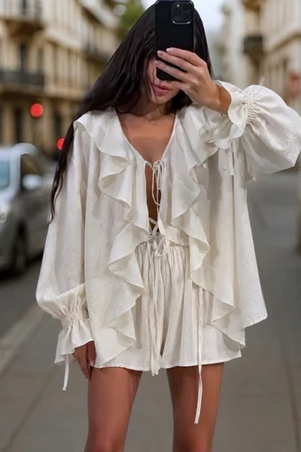 Compleu de Dama, de Vara Lejer, din Voal Satinat, Format din Camasa Oversize si Pantalon Scurt, cu Sireturi Decorative, Gold, Ivoire