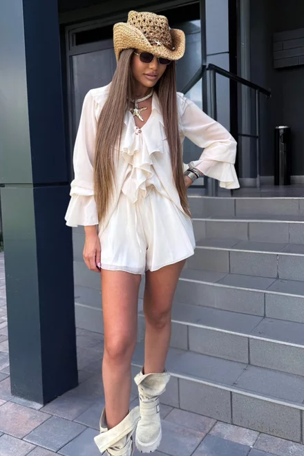 Compleu de Dama, de Vara Lejer, Format din Camasa Oversize si Pantalon Scurt, cu Sireturi Decorative, Gold, Crem