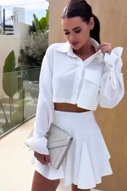 Compleu de Dama, din Doua Piese, Fusta cu Pantalon si Camasa cu un Buzunar Maxi Decorativ, Tullipe, Alb