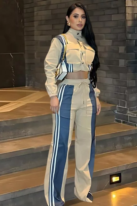 Compleu de Dama, din Doua Piese, Jacheta Scurta cu Inchidere Capse si Pantalon cu Insertie Blug, Preciosso, Bej