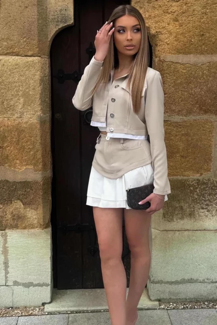 Compleu de Dama, din Doua Piese, Sacou Scurt cu Poplin in Contrast, si Fusta cu Volane, Raiana, Alb-Bej