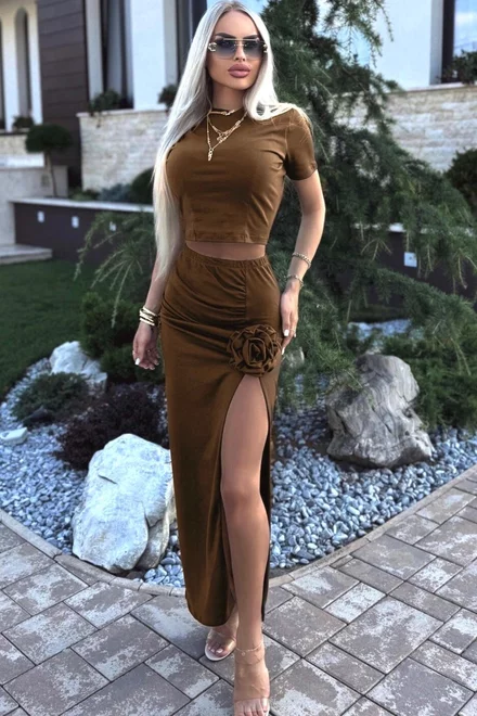 Compleu de Dama, din Doua Piese, Top Scurt si Fusta Accesorizata cu Floare, Camellye, Cioccolate