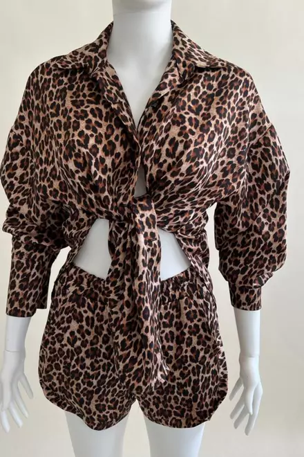 Compleu de Dama din Satin, Camasa cu Maneci Lungi, Bufante si Pantaloni Scurti, Jungle Luxury, Leopard Print