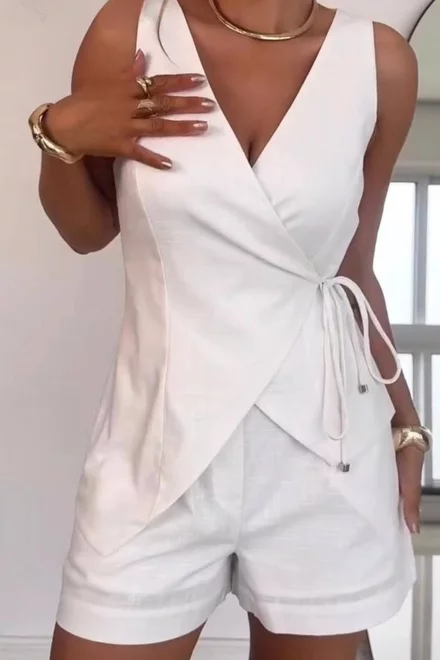 Compleu de Dama, din Tesatura Tip In, Doua Piese, Top cu Prindere in Siret si Pantalon Scurt, Inna, Ivoire