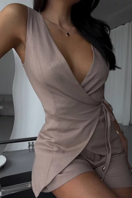 Compleu de Dama, din Tesatura Tip In, Doua Piese, Top cu Prindere in Siret si Pantalon Scurt, My Cappuccino