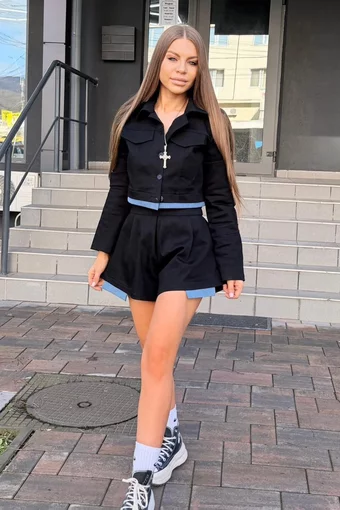 Compleu de Dama, Doua Piese, Jacheta si Pantalon Scurt Evazat, Nerrine, Negru