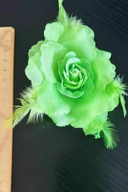 Floare cu Pene si Perle, cu Prindere in Ac, Spring Foggi