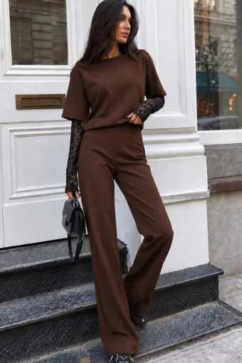 Compleu de Dama, Doua Piese, din Bumbac, Tricou cu Maneci din Dantela si Pantalon cu Cusaturi Evidentiate, Denver, Maro