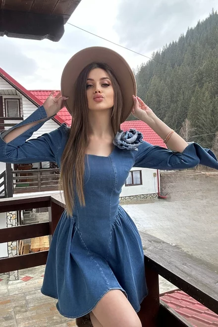 Rochie Dama, din Blug Premium, cu Maneci Lungi Crapate si Accesoriu Floare Detasabila, Couture, Blue