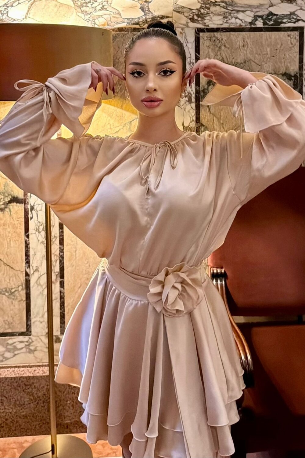 FOGGI Rochie De Dama, Accesorizata Cu Flori, Din Satin , Sarah, Bej