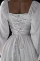 Rochie de Dama cu Volane, Maneci Lungi, Inchidere cu Corset pe Spate cu Siret,si Fusta Ampla, Amazoana, Alba