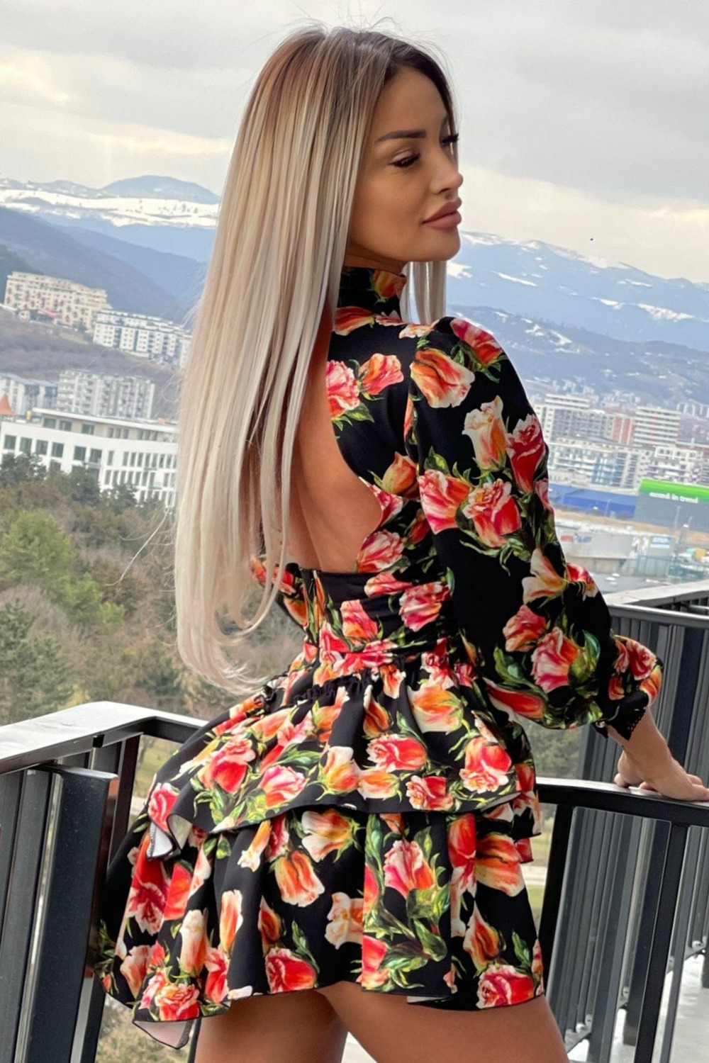 Rochie de Dama cu Volane, si Decupaj pe Spate, Model Floral, ROSALINDA,cu Trandafiri - Rochii-Dama.ro