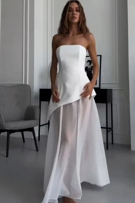 Rochie de Dama, din Doua Piese, Top Croit pe Sani din Bistrech, cu Forma Alungita pe un Lateral si Fusta Lunga din Voal, Mireasa, Alb