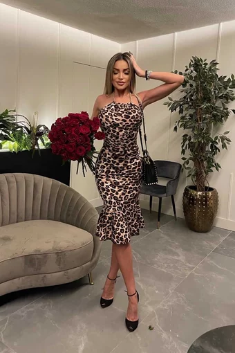 Rochie de Dama, Mulata pe Corp, cu Lant dupa Gat si Fermoar, Leopard