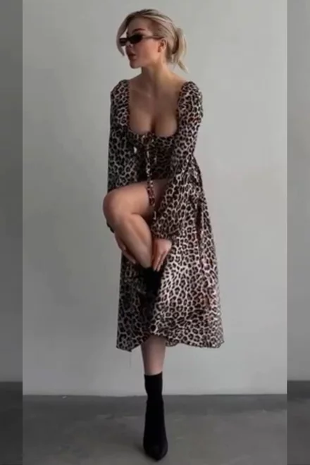 Rochie de Dama Tip Camasa Lunga, cu Nasturi, Stransa in Siret pe Bust, cu Print Leopard, Foggi