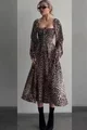 Rochie de Dama Tip Camasa Lunga, cu Nasturi, Stransa in Siret pe Bust, cu Print Leopard, Foggi