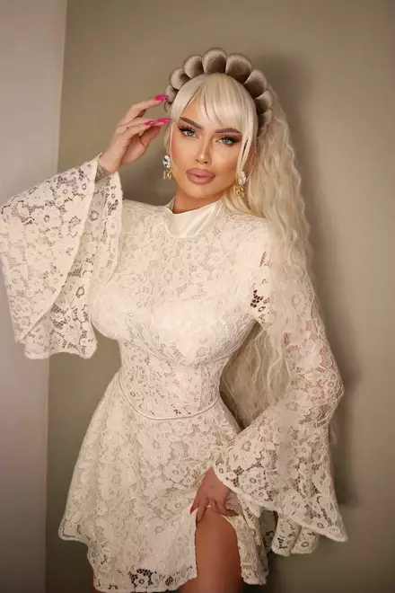 Rochie de Dama Vaporoasa, din Dantela, cu Cusaturi Tip Corset in Talie si Maneci Evazate, Queen Lily