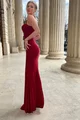 Rochie Eleganta Tip Sirena, In Cupe, cu Bretele Subtiri si Accesorizata cu Pietre Rosii, Reyna, Rosie