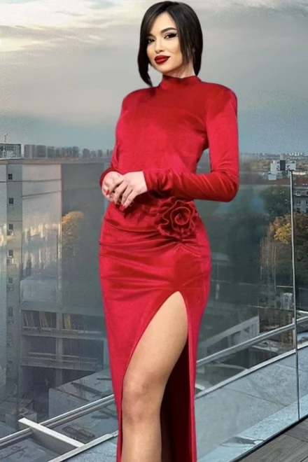 Rochie Lunga de Dama, din Catifea Moale, Crapata Pe Picior,cu Maneci Lungi, Valentinox, Rosie