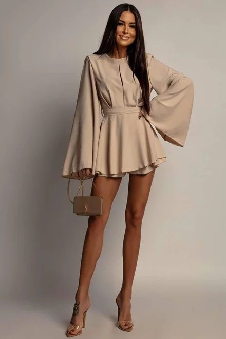 Rochie Scurta de Dama, cu Fusta-Pantalon, din Voal Mat, cu Spate Gol si Maneci Lungi Evazate, Horizon, Bej