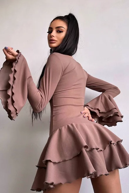 Rochie Scurta de Dama, cu Maneci Clopot si Volane, din Crep Elastic, Ballerina, Cappucino