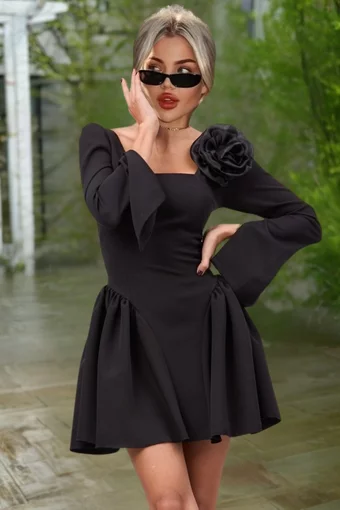 Rochie Scurta, de Dama, cu Maneci Lungi, Crapate, si Accesoriu Floare pe Bust, Elisabeta, Neagra