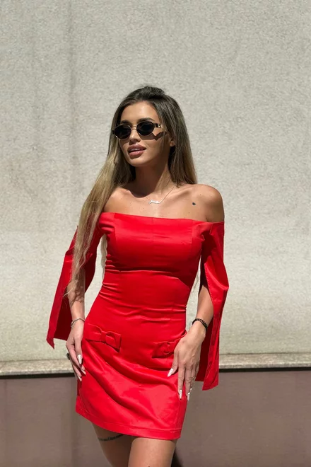 Rochie Scurta de Dama, din Bistrech, Cu Maneci Lungi Crapate si Accesorizata cu Fundite , Valenntin, Rosie