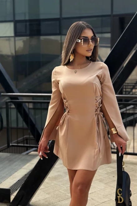 Rochie Scurta de Dama, din Bistrech, Cu Maneci Lungi Crapate si Siret pe Lateral, Tallyana, Cappuccino