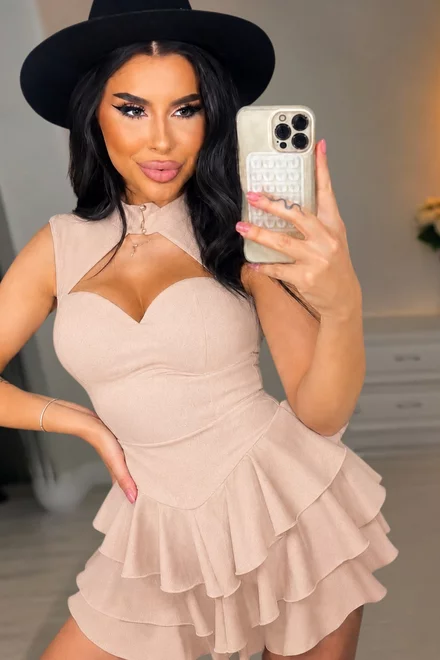 Rochie Scurta de Dama, din Crep Elastic, cu Volane si Inchidere Fermoar, Ravenna, Bej