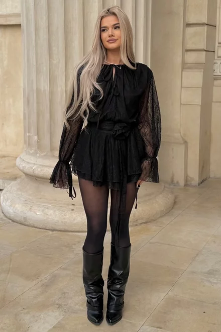 Rochie Scurta de Dama, din Dantela, cu Fusta Pantalon si Accesoriu Floare in Talie, Maryolla, Neagra