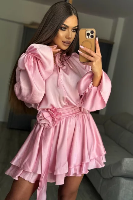 Rochie Scurta de Dama, din Satin , Accesorizata  cu Flori,Zehra, Roz