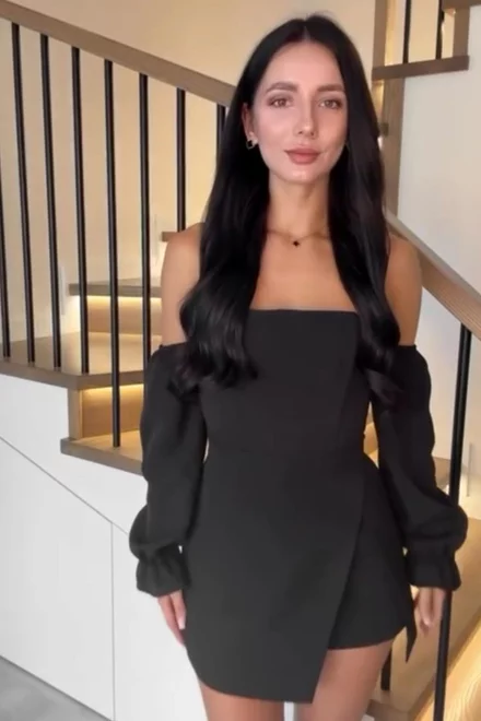 Rochie Scurta, din Bistrech,  cu Umeri Goi si Fusta Pantalon, Fenorra, Neagra