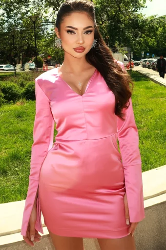Rochie Scurta, din Satin, cu Maneci Lungi Crapate si Decolteu in V, Sugar, Roz
