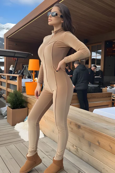 Salopeta din Catifea , Cambrata pe Corp, cu Cusaturi Evidentiate, Nerrina , Bej