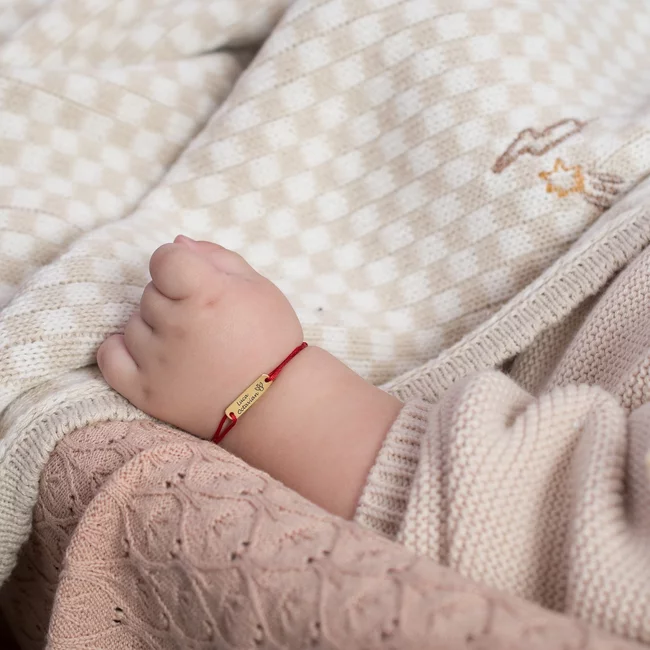 Bratara Aur bebe si copil baietel, snur impletit cu bilute si placuta, personalizata (16 mm)