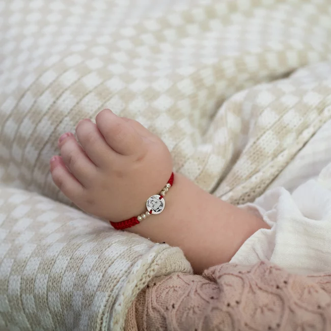 Bratara bebe si copil snur impletit si bilute cu model banut 10 mm personalizat gravura cu poza Argint 925 (chipul bebelusului)
