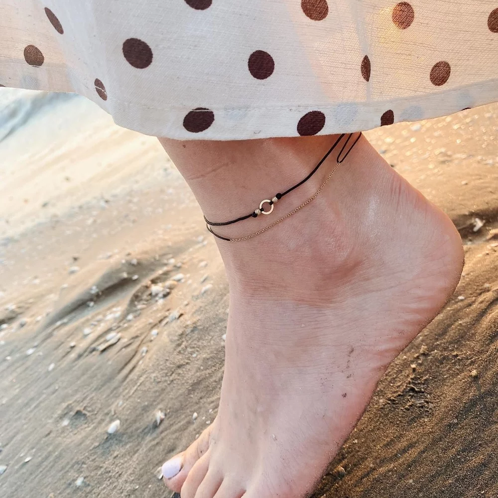 bratara-de-picior-argint-snur-negru-si-lant-reglabila-118240-2.webp