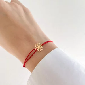 Bratara Martisor Argint 925, placat cu aur galben, snur rosu si floricica 11 mm (minim 3 buc)