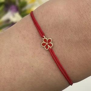 Bratara Martisor Aur 14K, snur rosu si floare cu email 7 mm (minim 3 buc)