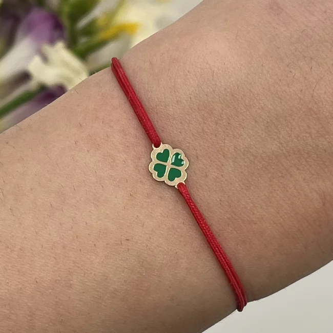 Bratara Martisor Aur 14K, snur rosu si trifoi cu email 7 mm (minim 3 buc)