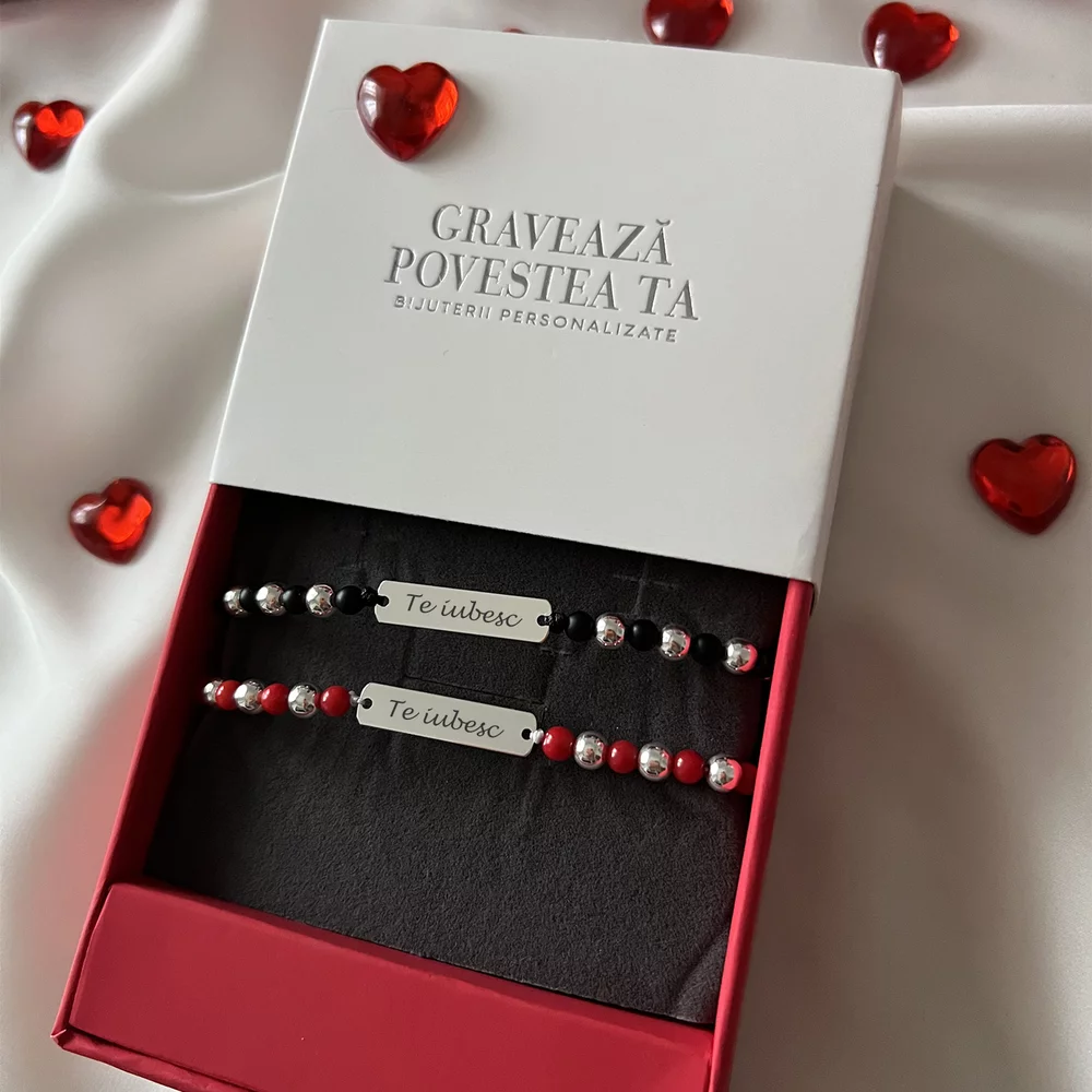 bratari-cuplu-argint-snur-mix-onix-coral-rosu-bilute-si-placuta-personalizate-25-mm-122917-2.webp