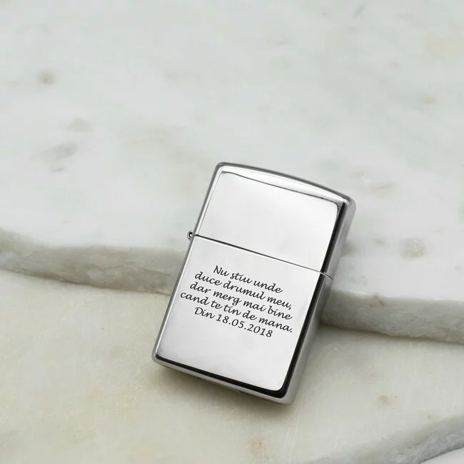 Bricheta Zippo personalizata gravura text argintiu - lucios