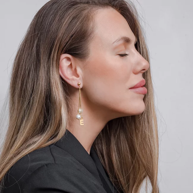 Cercei lungi Argint 925 Premium dama - perle de cultura si initiale (9 mm)