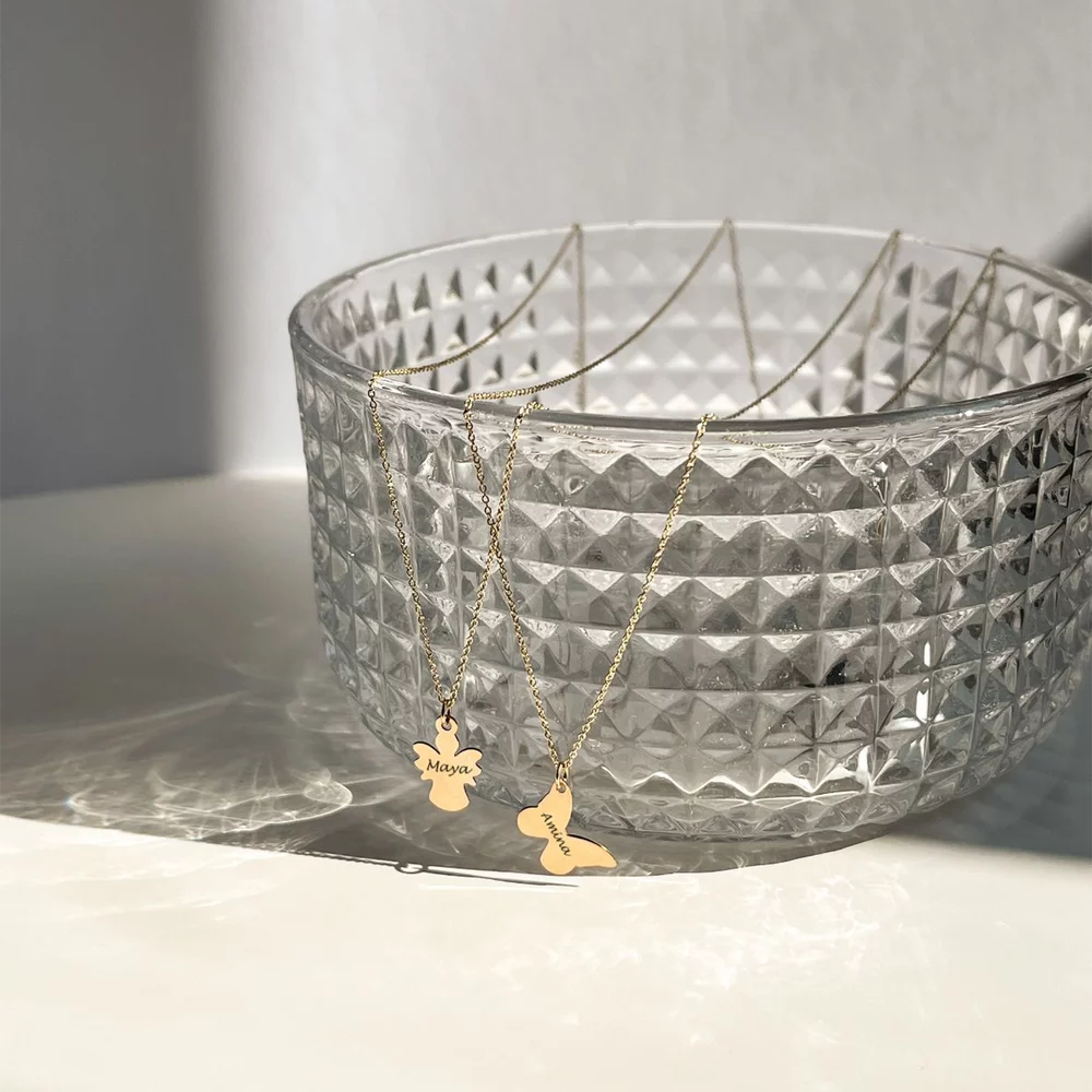 colier-pentru-copii-fluture-12-mm-personalizat-gravura-text-aur-14k-2-14-ani-122713-2.webp