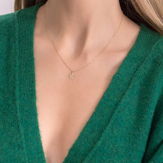 Lantisor cu fulg de nea din Aur , personalizat initiala ( 12 mm )