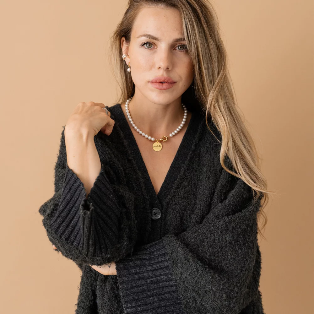 perla9-lant-telefon-colier-curea-the-classy-accesoriu-multifunctional-din-perle-scoica-placat-cu-aur-galben-136053-2.webp