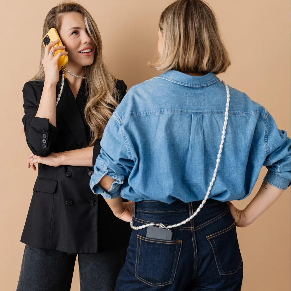 perla9-lant-telefon-colier-curea-the-essential-accesoriu-unisex-multifunctional-din-perle-sintetice-placat-cu-argint-137301-2.webp