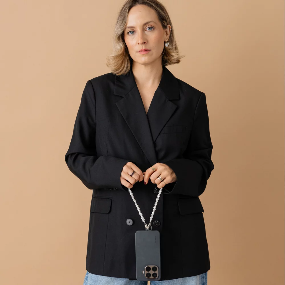 perla9-lant-telefon-colier-curea-the-twist-accesoriu-multifunctional-din-perle-sintetice-placat-cu-aur-galben-136881-2.webp