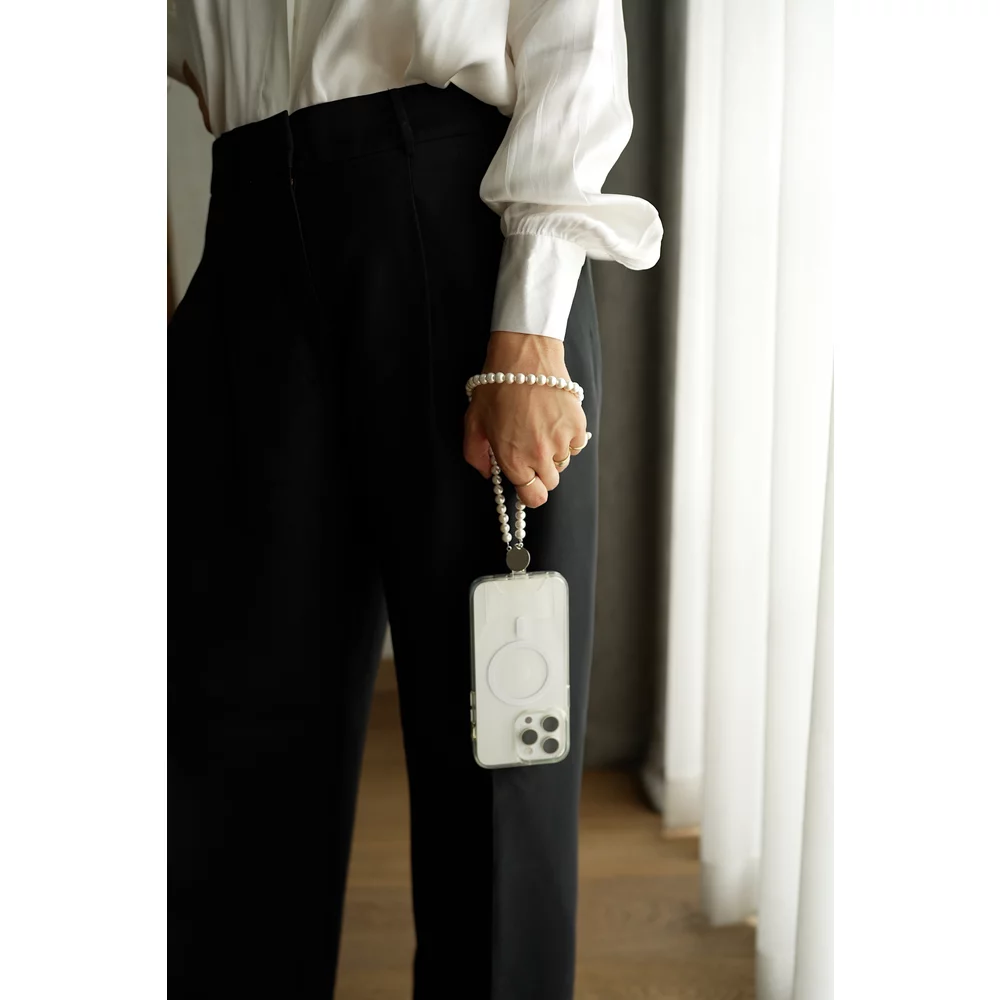 perla9-maner-telefon-colier-the-classy-accesoriu-multifunctional-din-perle-scoica-placat-cu-aur-galben-135756-2.webp