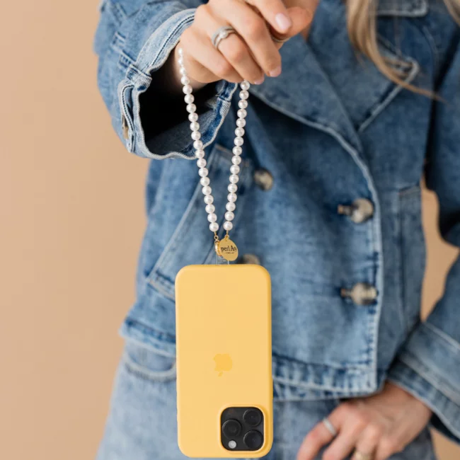 Perla9 Maner telefon / Colier THE CLASSY accesoriu multifunctional din perle scoica - placat cu aur galben